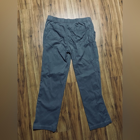 St. John’s Bay Women’s Faint Corduroy Pants Size 6P - Picture 8 of 12